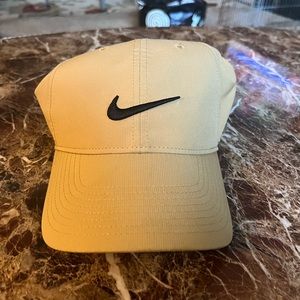 Nike golf hat